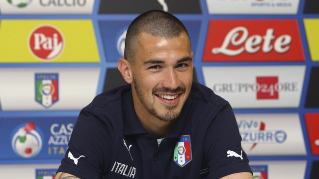 Alessio Romagnoli pindah ke Milan bukan hanya karea tertarik membela il Diavolo, namun juga karena satu sosok yang pernah dikenalnya. 