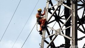 PLN Bangun Tujuh Tower Listrik Darurat di Kalimantan