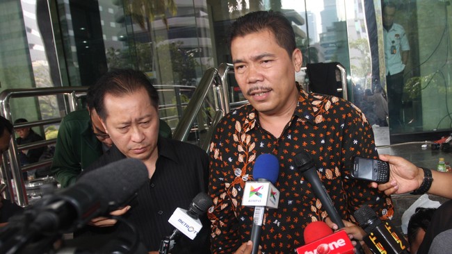 Kuasa hukum Kaligis Johnson Panjaitan kehadiran KPK dalam praperadilan dapat memperjelas duduk perkara yang menjerat kliennya.