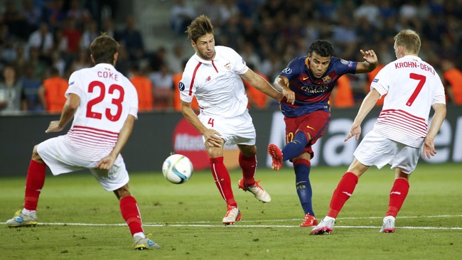 Barcelona dan Sevilla harus melalui babak tambahan pada Piala Super Eropa 2015 setelah kedua tim bermain imbang 4-4 sepanjang 90 menit pertandingan.