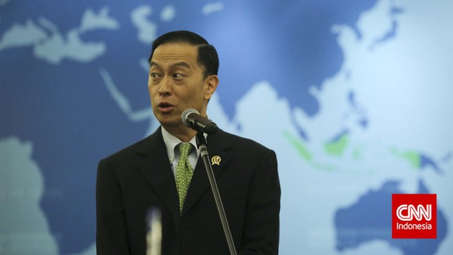 Menteri Perdagangan optimistis dalam tiga bulan ke depan harga daging akan kembali normal seiring dengan membaiknya pasokan sapi. 
