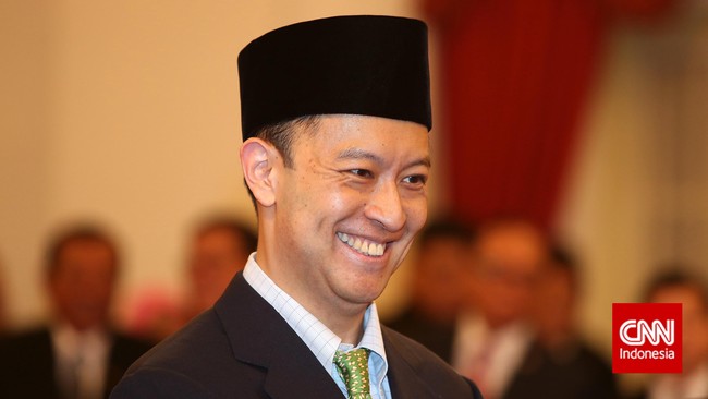 Enam menteri baru resmi dilantik oleh Presiden Joko Widodo. Empat diantaranya adalah menteri-menteri yang membidangi ekonomi.