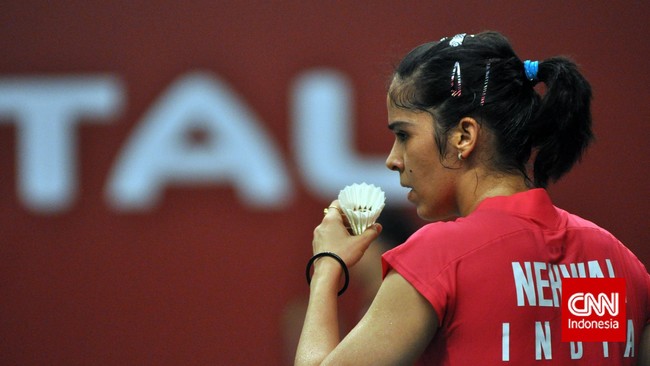 Saina Nehwal yang menemani P.V Sindhu melaju ke perempat final Kejuaraan Dunia 2015 berharap ia bertemu kompatriotnya di partai final.