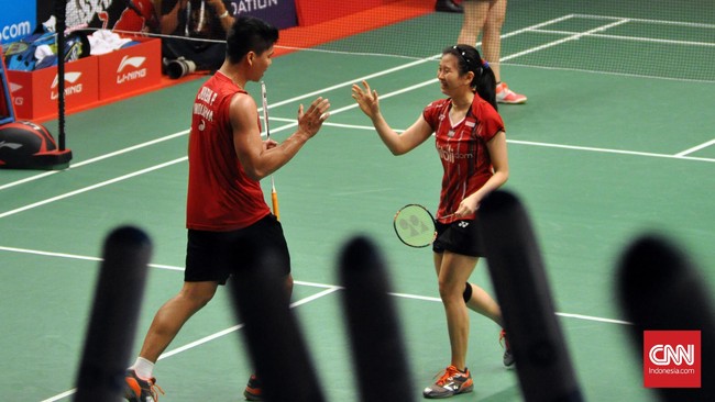 Praveen Jordan/Debby Susanto berhasil lolos ke babak semifinal BWF Super Series setelah mengalahkan Joachim Fischer Nielsen/Christinna Pedersen