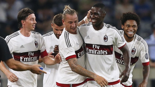 AC Milan merebut gelar Trofeo TIM 2015 setelah mengalahkan Inter Milan dan Sassuolo di Stadion Mapei, Rabu (12/8) malam waktu setempat.