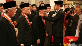 Sesmil Beberkan Syarat Penerima Tanda Kehormatan Presiden