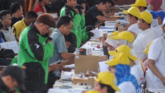 Mulai saat ini Gojek akan menghentikan perekrutan armada baru untuk kawasan Jakarta, karena sopir ojek sudah banyak.