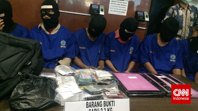 Kelompok tersebut diduga menyelundupkan sabu seberat 2,3 kilogram dari Malaysia ke Medan. 