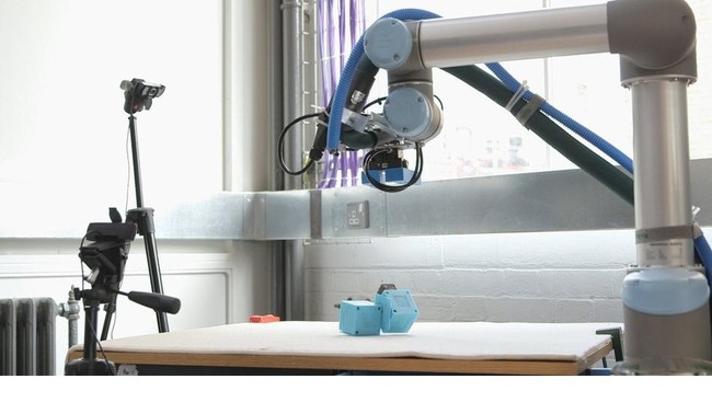 Ilmuwan dari Universitas Cambridge dan ETH Zurich telah membangun sebuah “Ibu Robot” yang dapat ‘melahirkan’ bayi-bayi robot.