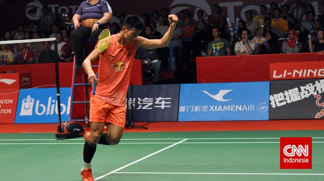 Pebulutangkis tunggal putra asal China, Chen Long, berhasil masuk ke final Kejuaraan Dunia Bulutangkis 2015 setelah menaklukkan Kento Momota 21-9 dan 21-15.
