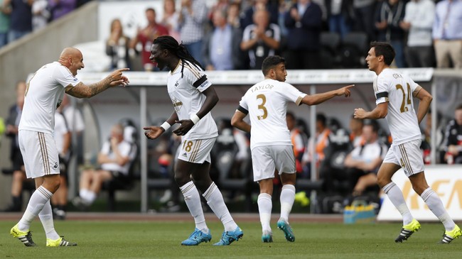 Swansea City berhasil mengumpulkan empat poin di klasemen Liga Primer Inggris setelah mengalahkan Newcastle United dengan skor 2-0, Sabtu (15/8) malam.