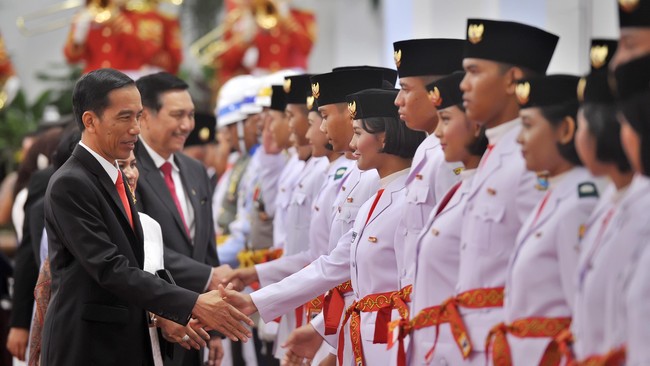 Paskibraka yang dikukuhkan berasal dari 34 provinsi. Masing-masing provinsi diwakili oleh 2 orang siswa dan siswi.