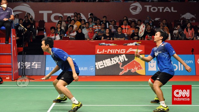 Mohammad Ahsan/Hendra Setiawan merebut gelar nomor ganda putra di Kejuaraan Dunia Bulutangkis 2015 usai mengalahkan wakil China, Qiu Zihan/Liu Xiaolong.