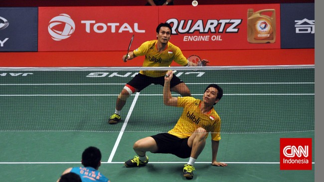 Titel juara  dunia ganda putra dalam kejuaraan dunia bulutangkis adalah raihan ketiga bagi Hendra Setiawan selama sedasawarsa terakhir membela nama bangsa.