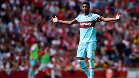 Ditarik Mundur, Oxford Dituding Perlambat Permainan West Ham