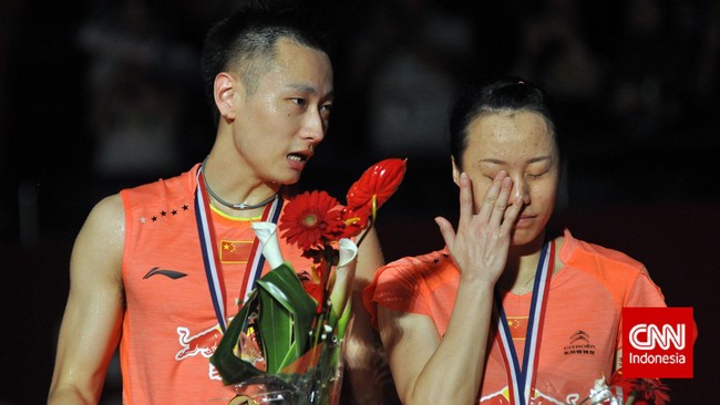 Zhao Yunlei masih akan tampil di final nomor ganda putri. Berpasangan dengan Tian Qing, Zhao Yunlei akan menghadapi Christinna Pedersen/Kamilla Rytter Juhl.