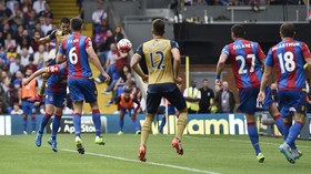 Arsenal Raih Kemenangan Pertama Berkat Gol Bunuh Diri