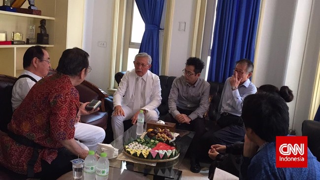Nishimura Toaji, anak tunggal Laksamana Maeda menegaskan ayahnya terkena hukuman militer bukan karena membantu Indonesia merdeka, tetapi karena menolak perang.