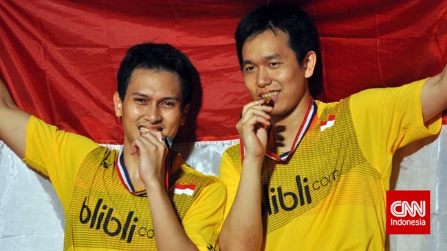 Hendra Setiawan memilih pergi demi regenerasi. Ia yakin para juniornya bakal lebih cepat bersinar tanpa kehadirannya di pelatnas Cipayung.