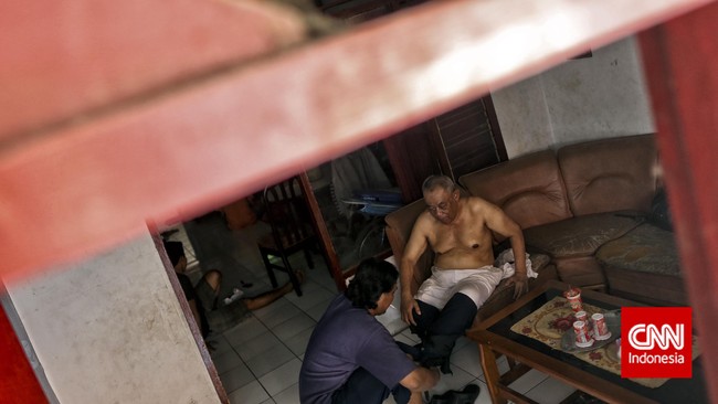 Kementerian Sosial mencatat sebanyak 34.615 kepala keluarga (KK) sebagai calon penerima dana kompensasi pemerintah. Jumlah itu sesuai verifikasi SIAK.