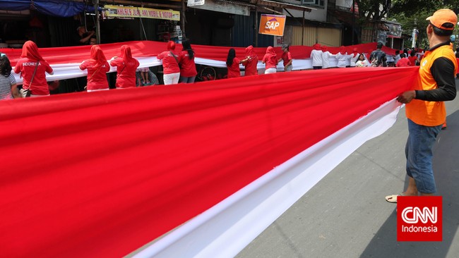 Bisakah membuat podium tanpa melukai Lambang Negara, Bendera dan Lagu Kebangsaan milik kami?