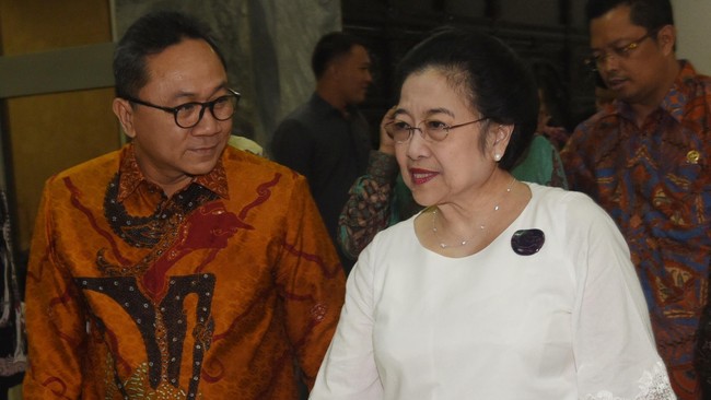 Menkpolhukam Luhut Binsar Pandjaitan datang mewakili Presiden Joko Widodo yang berhalangan hadir dalam acara ini.