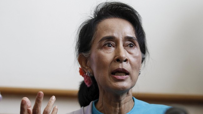 Pemimpin politik Myanmar Aung San Suu Kyi mengharamkan penggunaan kata "Rohingya" saat bertemu pelapor khusus HAM PBB pekan ini.