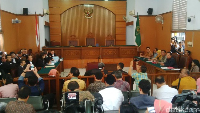 Plt Kabiro Hukum KPK Nur Chusniah mengaku tak ada persiapan khusus untuk praperadilan lawan pengacara gaek ini.