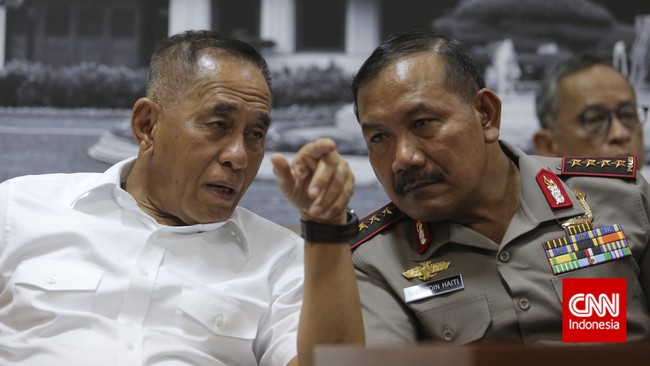 Ryamizard menduga, kecelakaan T50 Golden Eagle tidak hanya disebabkan persoalan teknis, tapi juga masalah faktor cuaca dan manusia.