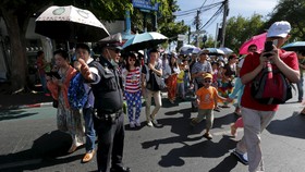 Memakai Rompi Anti Peluru, Wartawan Ditahan di Thailand