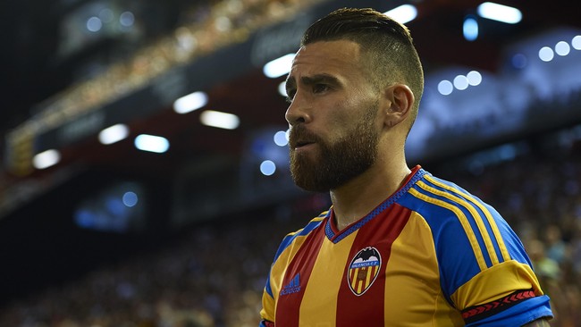 Persaingan lini belakang ManCity semakin ketat. Nicolas Otamendi akan bersaing dengan Demichelis dan Mangala untuk menjadi duet Vincent Kompany.