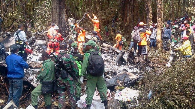 Empat jenazah diantaranya sudah dibawa ke Jayapura untuk diidentifikasi. Sementara 27 jenazah masih di RS Oksibil dan baru besok dibawa ke Jayapura.