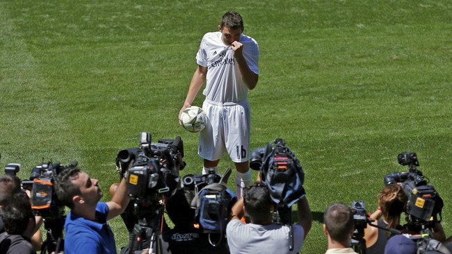 Metao Kovacic berpeluang melakoni debutnya bersama Real Madrid pada laga pertama La Liga menghadapi Sporting Gijon, Minggu (23/8).