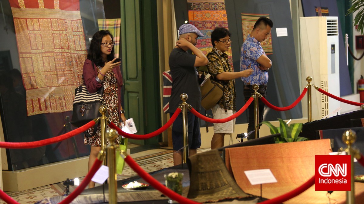 Kekayaan Tenun dan Songket Nusantara di Museum Tekstil