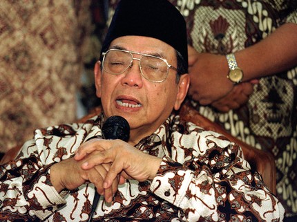 Parenting Tegas Wahid Hasyim, Ikat Gus Dur di Tiang Bendera