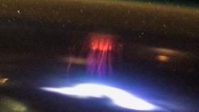 Astronaut Lihat 'Gurita Merah' di Langit Meksiko
