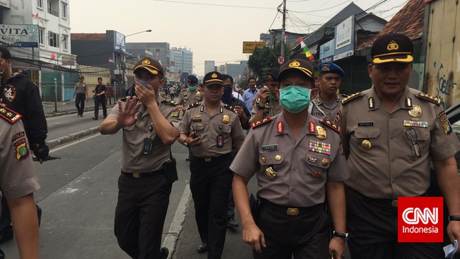 Tito Karnavian menyambangi Ahok untuk menawarkan beberapa program penanganan masalah sosial di Jakarta, seperti balap liar dan penertiban hunian.