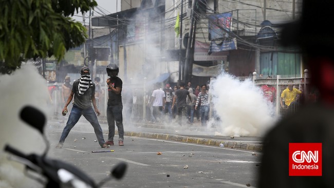 Wakil Gubernur Djarot Syaiful Hidayat mengatakan, Pemprov DKI Jakarta sudah menyediakan tempat tinggal pengganti di Rumah Susun Jatinegara Barat.