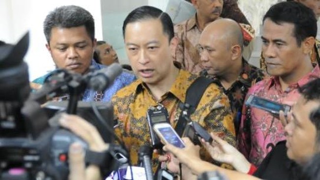 Menteri Pertanian menyatakan, pemotongan rantai distribusi dalam jangka pendek dilakukan jelang Lebaran 2016 yang diikuti rencana untuk jangka panjang.