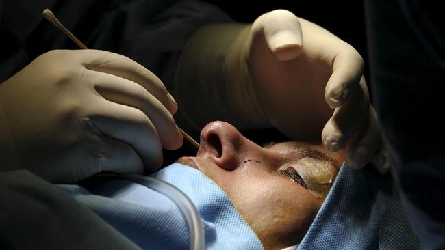 Perempuan yang diklaim tergemuk di dunia akan menjalani operasi penurunan berat badan setelah mendapat bantuan dari Menteri Luar Negeri dan dokter bedah India.