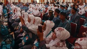 Puluhan Calon Jemaah Haji Solo Tertunda Berangkat karena Visa