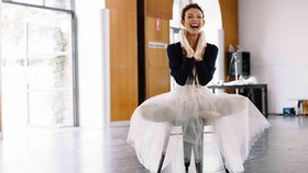 Magisnya Tari Jawa bagi Juliet Burnett, Balerina Australia