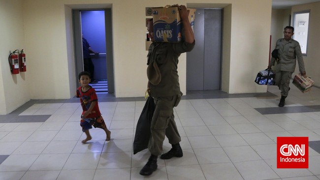 Selain pemerintah, pihak pengembang swasta juga turut menyumbang rusun bagi warga miskin, yakni sebanyak 2.800 unit.