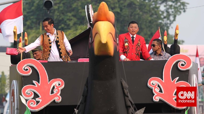 Memukau dan Meriahnya Karnaval Khatulistiwa