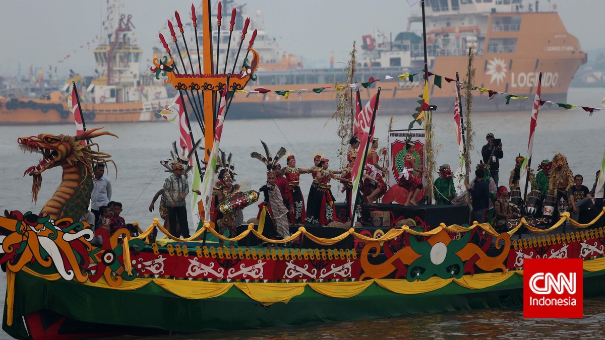 Memukau dan Meriahnya Karnaval Khatulistiwa
