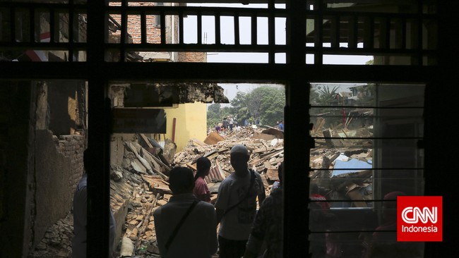 Kericuhan dalam penggusuran perlu diantisipasi pemerintah DKI Jakarta dengan memiliki standar operasional prosedur penggusuran yang jadi patokan.
