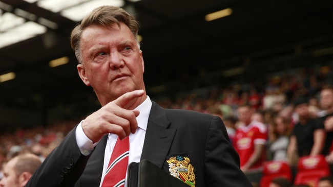 Ketimbang menyaksikan aksi Wayne Rooney, Louis van Gaal justru lebih memilih duduk di tribun Stadion Arthur Ashe melihat kemenangan Angelique Kerber.