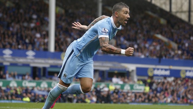 Manchester City berhasil bertengger di puncak klasemen sementara Liga Primer Inggris dengan sembilan poin setelah mengalahkan Everton 2-0, Minggu (23/8).