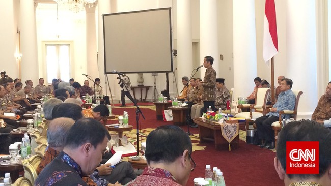 Kebijakan percepatan penyerapan anggaran menjadi favorit pemerintah untuk menggenjot pertumbuhan ekonomi yang melenceng dari target.
