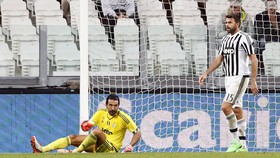 Bek Inti Juventus Alami Dislokasi Bahu